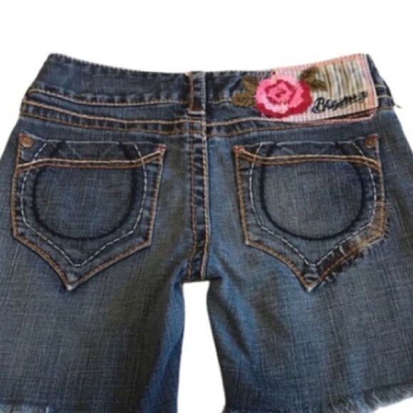 Blue Tattoo Denim Cut-Off Raw Hem Large Flower Brand Patch Shorts Sz 25 - Picture 11 of 12